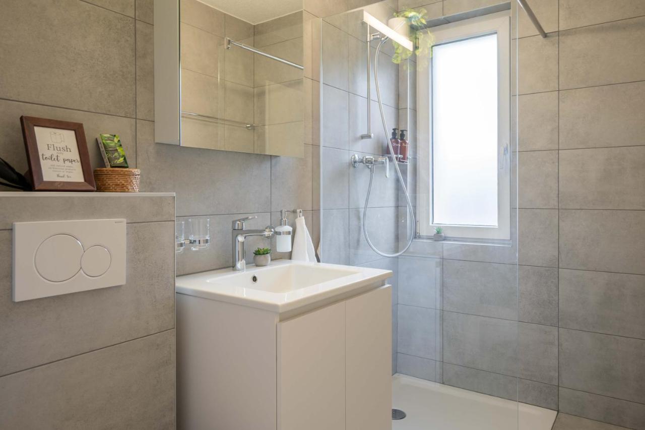 Ostermundigen Moderne Wohnung Mit Parkplatz - Top Floor מראה חיצוני תמונה